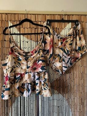 Floral Peplum Cami Top & short in Multicolor